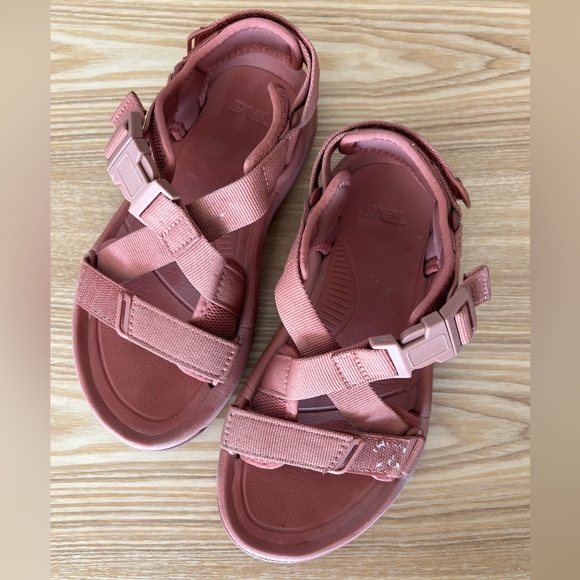 Teva Hurricane Sandals Pink - Picture 2 of 3
